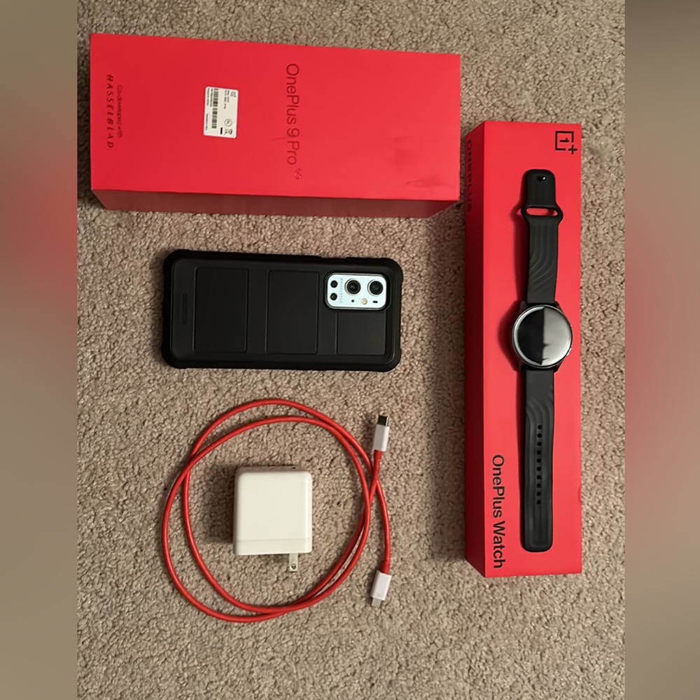 Unlocked Oneplus 9 pro 256gb 12gb ram with oneplus watch with both boxes.